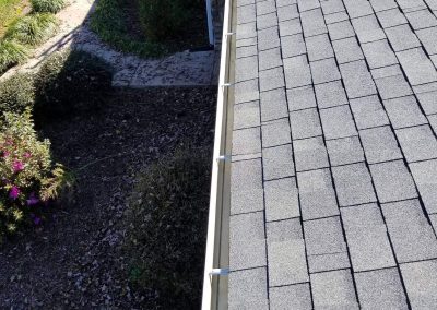 Wrenn's Lawn Service in Hickory, North Carolina - Yard mowing, trimming, mulching, landscaping, yard debris removal, gutter cleaning & routine maintenance.