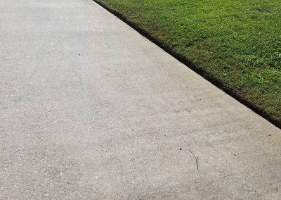 Wrenn's Lawn Service in Hickory, North Carolina - Yard mowing, trimming, mulching, landscaping, yard debris removal, gutter cleaning & routine maintenance.