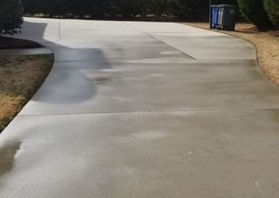 Wrenn's Lawn Service in Hickory, North Carolina - Yard mowing, trimming, mulching, landscaping, yard debris removal, gutter cleaning & routine maintenance.