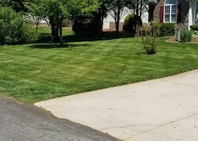 Wrenn's Lawn Service in Hickory, North Carolina - Yard mowing, trimming, mulching, landscaping, yard debris removal, gutter cleaning & routine maintenance.