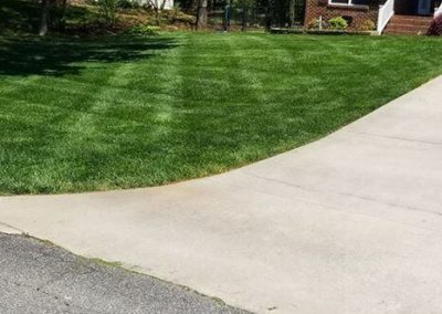 Wrenn's Lawn Service in Hickory, North Carolina - Yard mowing, trimming, mulching, landscaping, yard debris removal, gutter cleaning & routine maintenance.